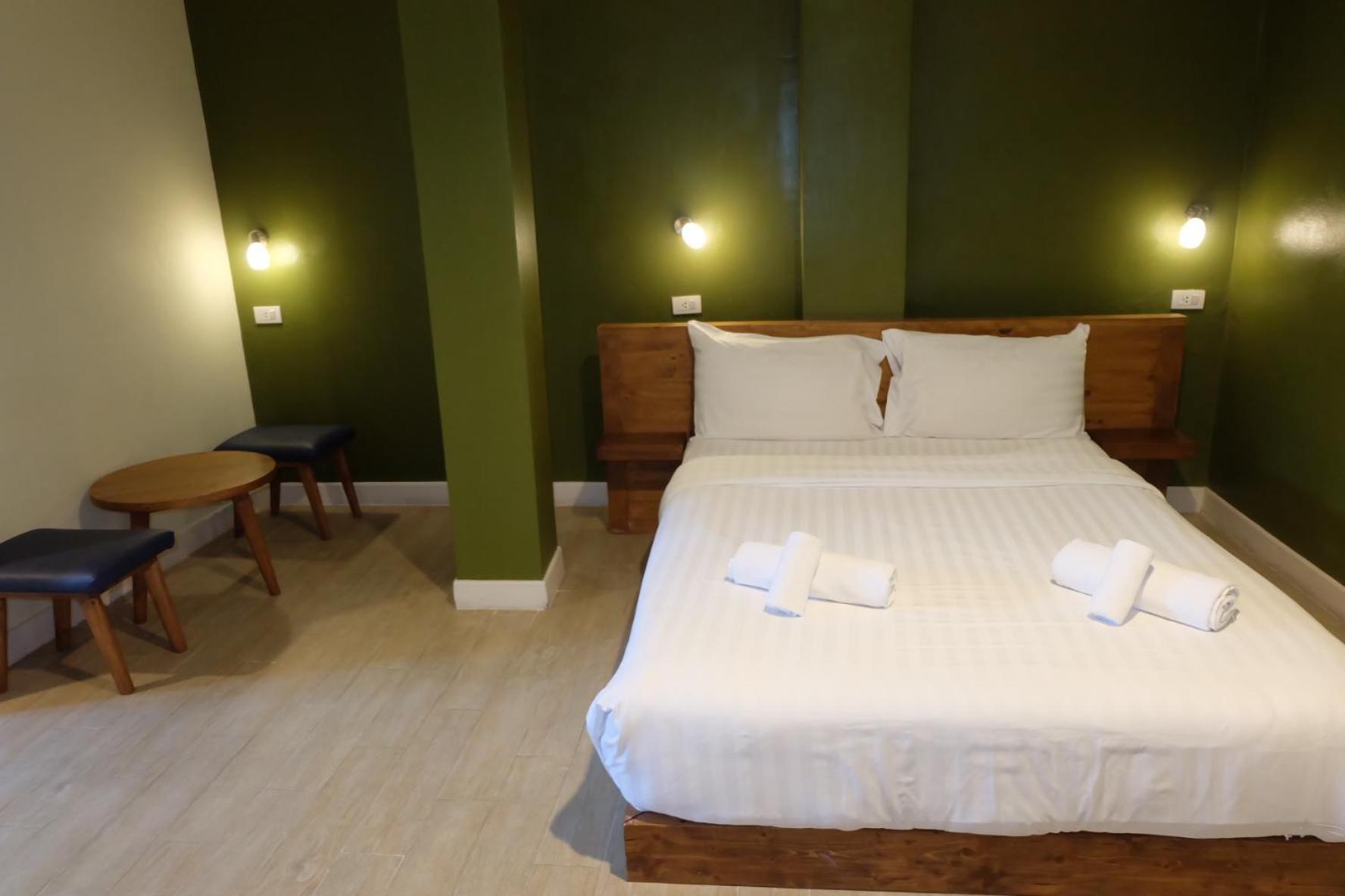 Siri Poshtel Bangkok Vandrarhem Rum bild
