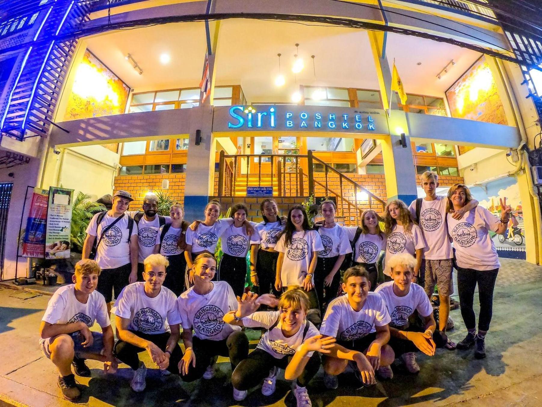 Siri Poshtel Bangkok Vandrarhem Exteriör bild