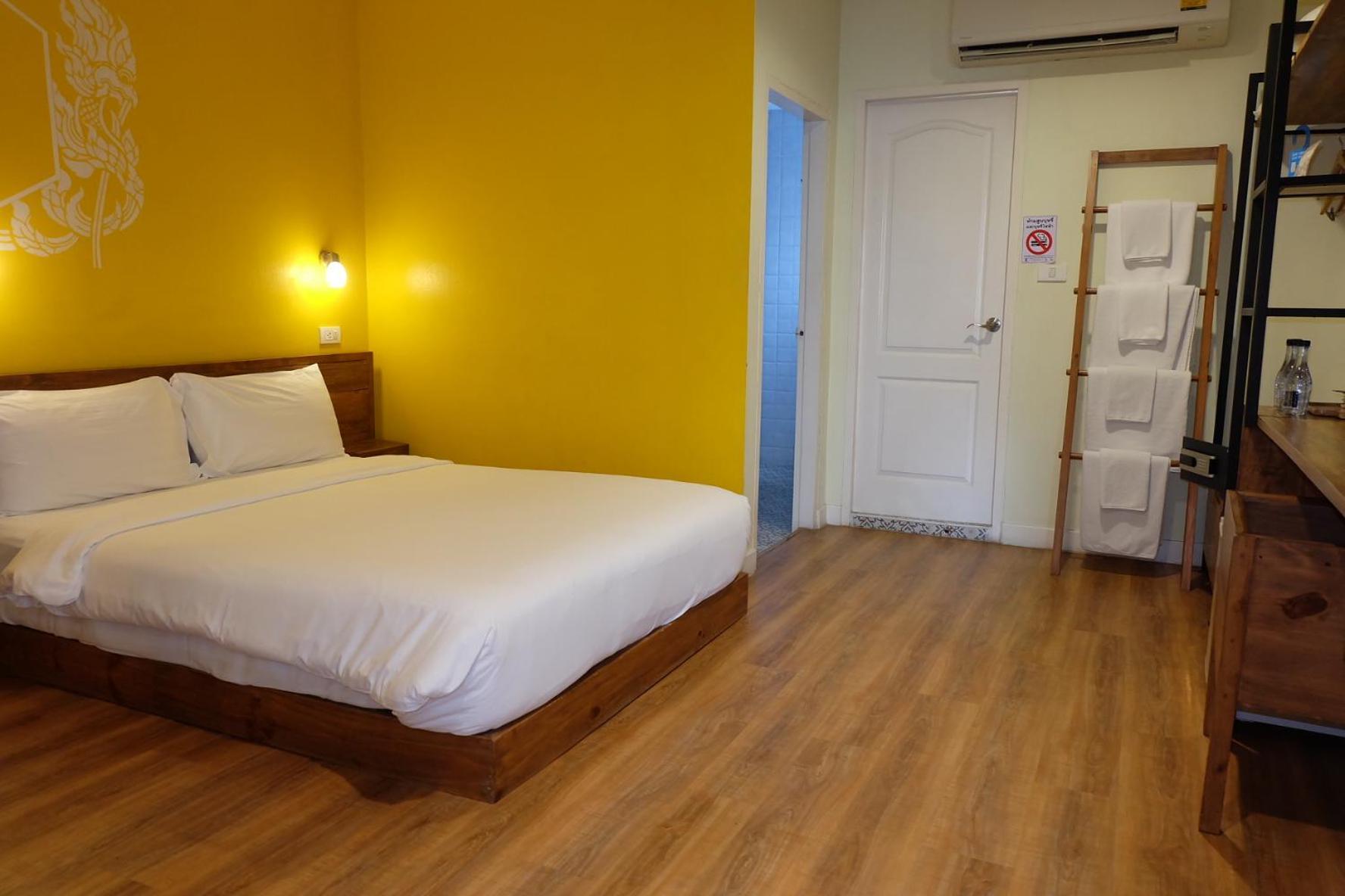 Siri Poshtel Bangkok Vandrarhem Rum bild